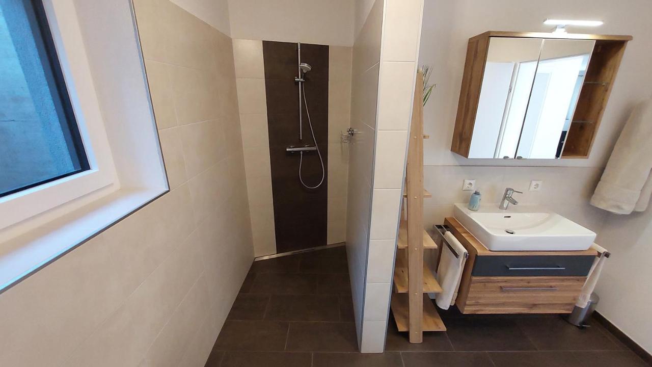 Ferienwohnung Claudia Mit Terrasse Nussdorf am Attersee Luaran gambar